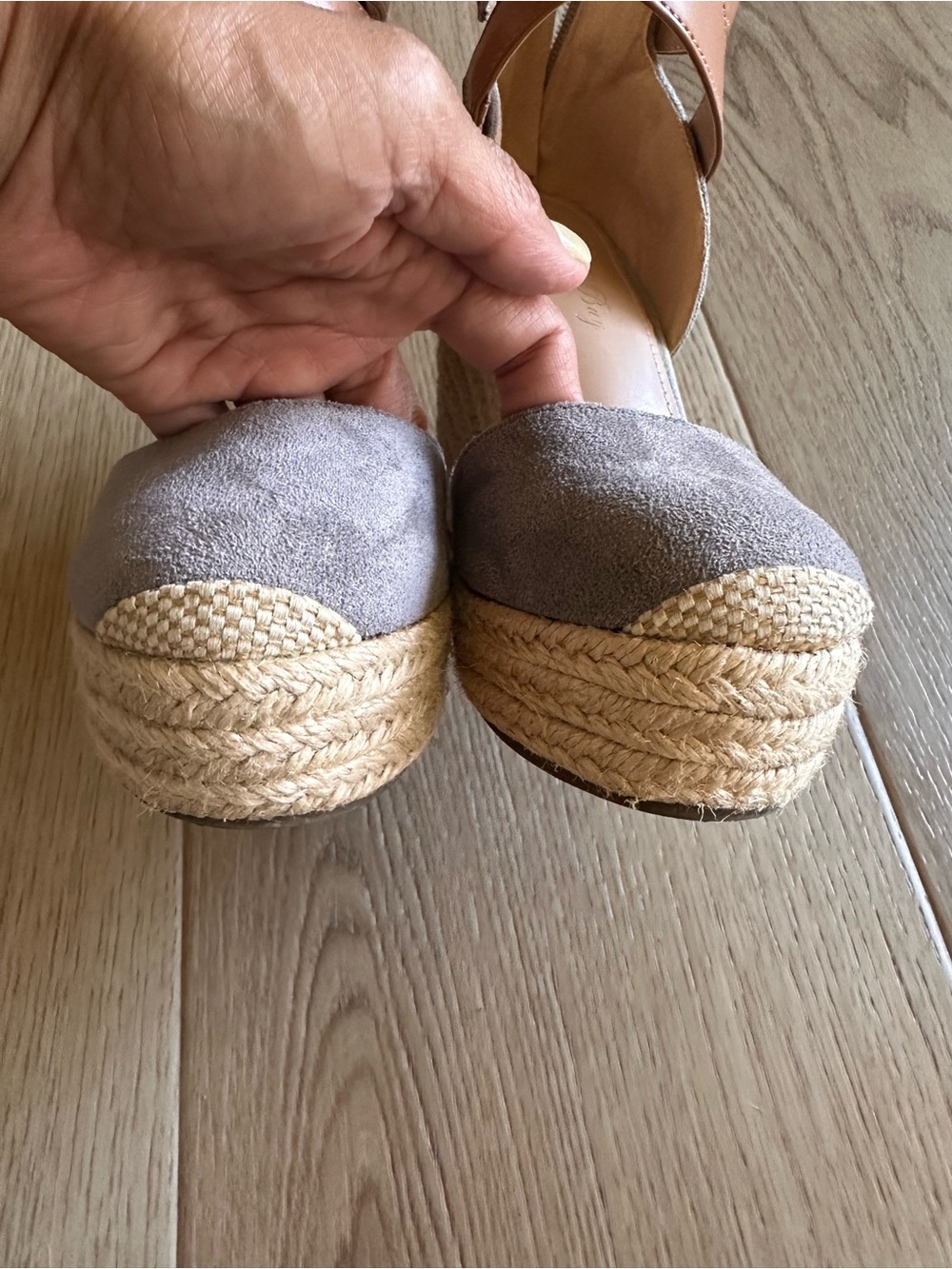 ⭐️LAST CHANCE⭐️ Cap Toe Suede Espadrille Wedges in Light Gray & Tan Size 5 - Picture 8 of 12